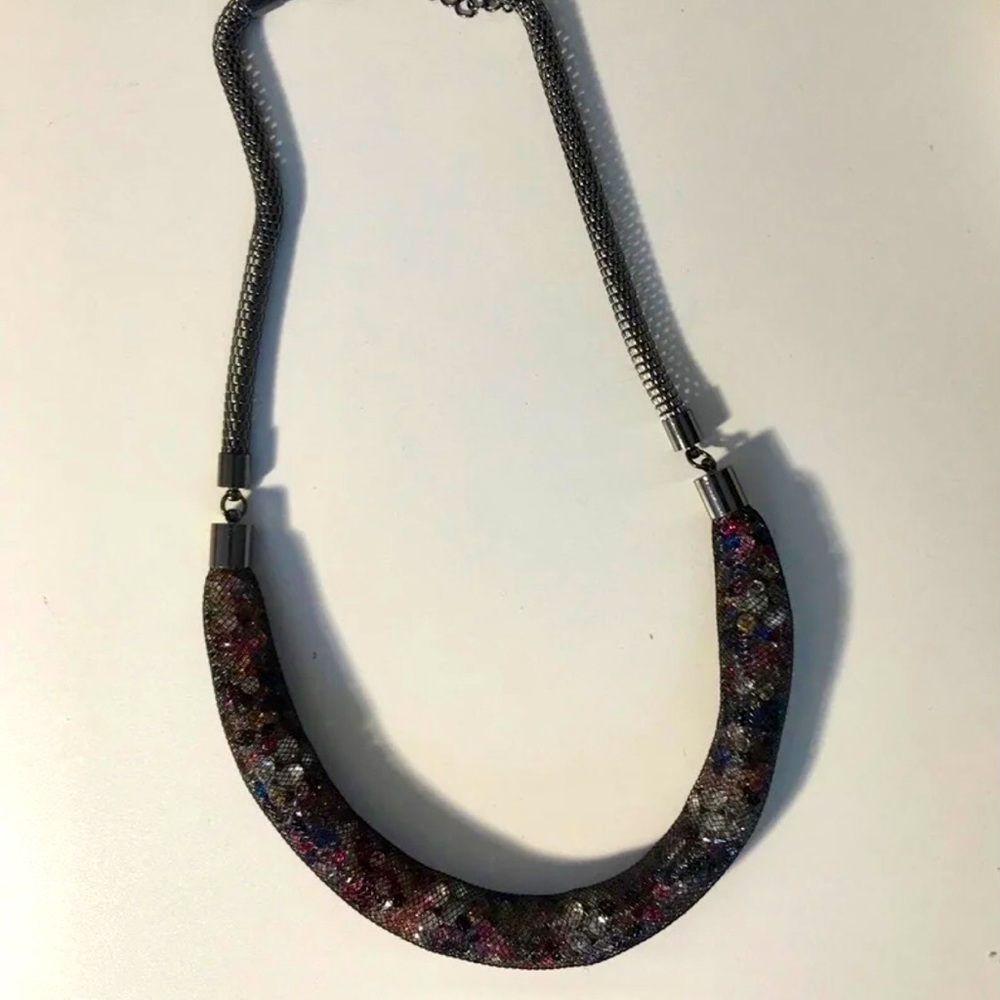 Beautiful Floral w/Lace Necklace (New)!